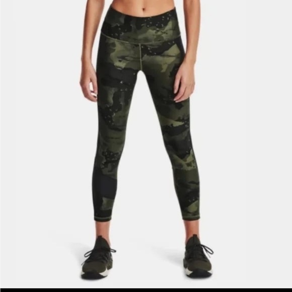Under Armour Pants - Under Armour Project‎ Rock Veteran’s Day Ankle Crop Leggings Size Medium